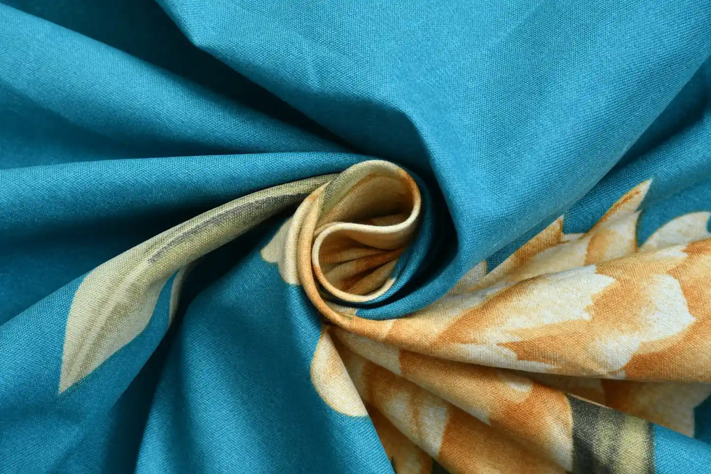 Blissful Bunch - Queen/Double - Fitted Bedsheet (76×72 inches)