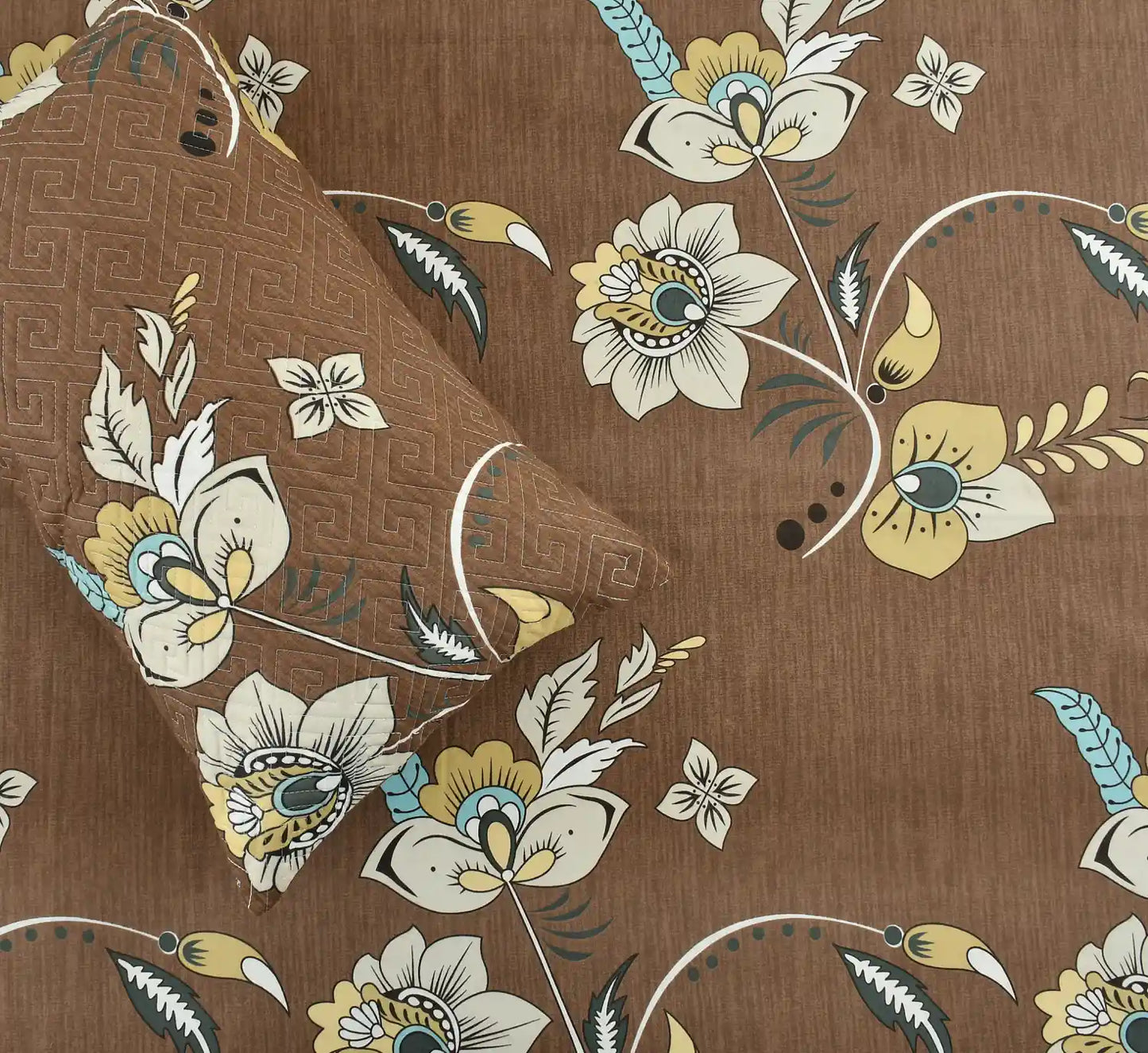 Caramello - 3 Pieces - Quilted Bedding Set (90 x 90 inches)