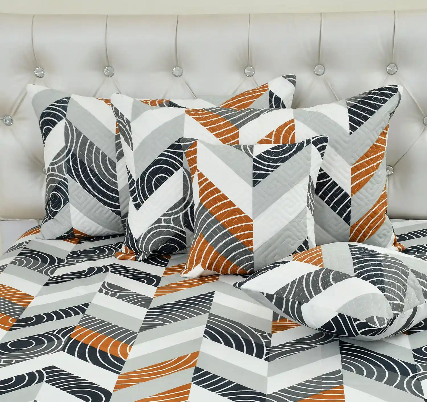 Insignia - 3 Pieces - Quilted Bedding Set (90 x 90 inches)