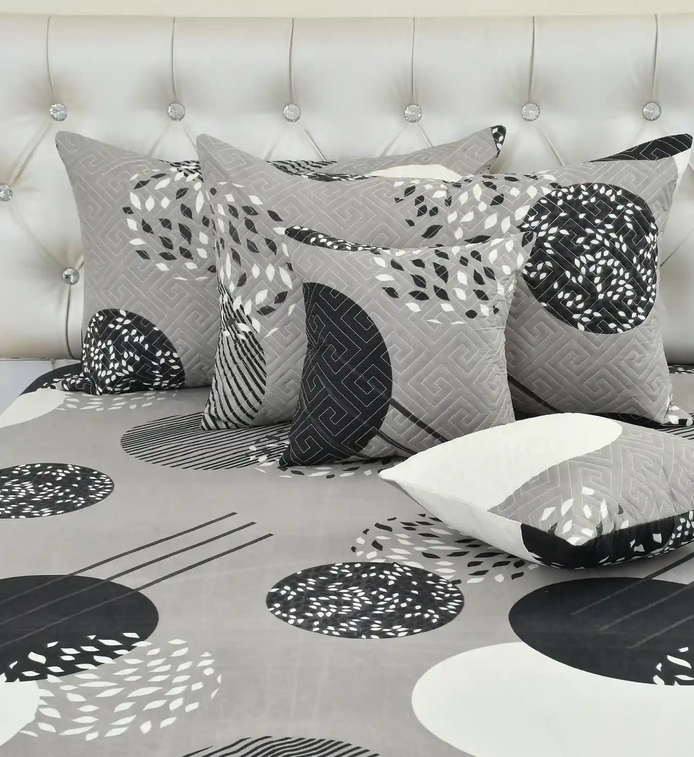 Luna - 3 Pieces - Quilted Bedding Set (90 x 90 inches)