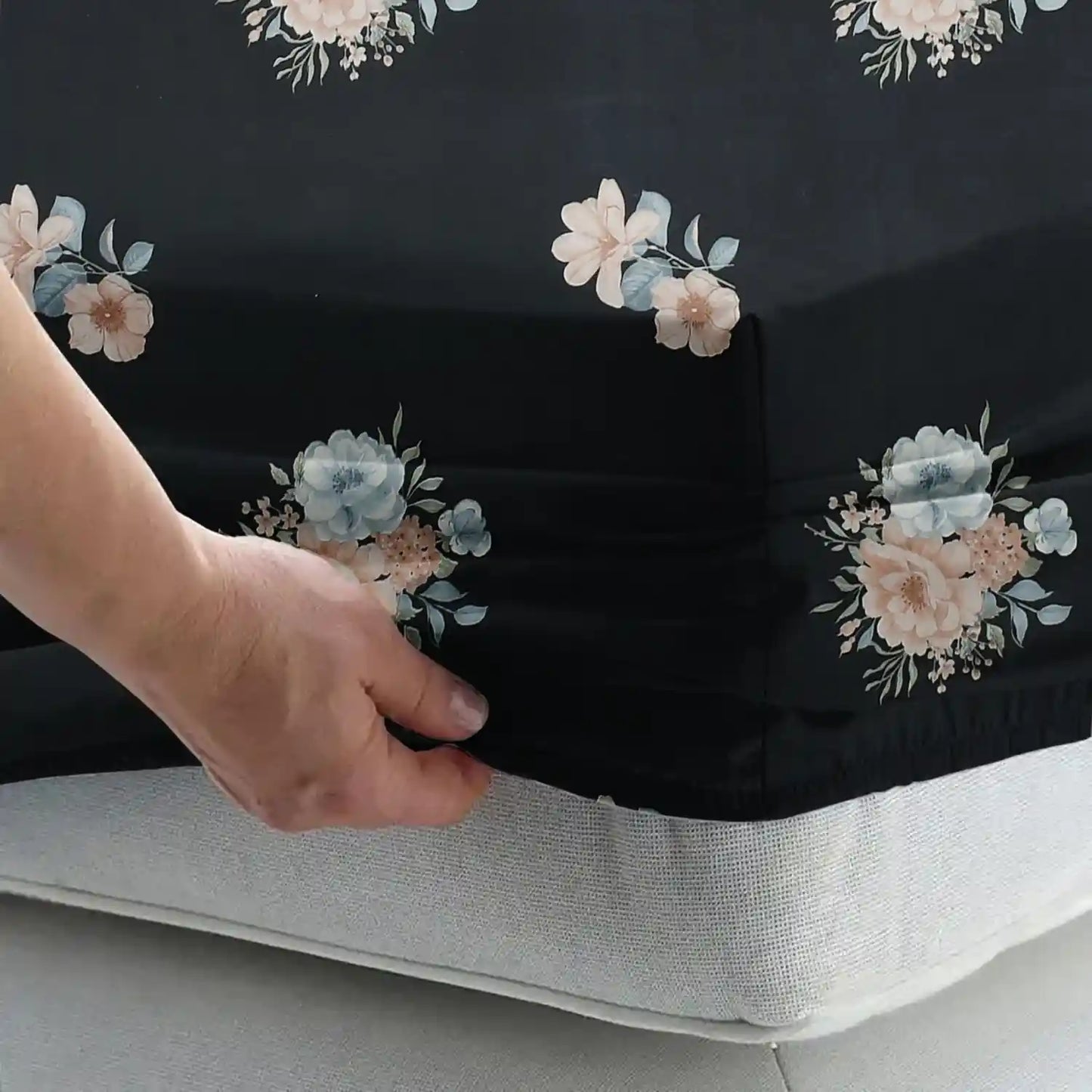 Montreal - King - Fitted Bedsheet (78×72 inches)