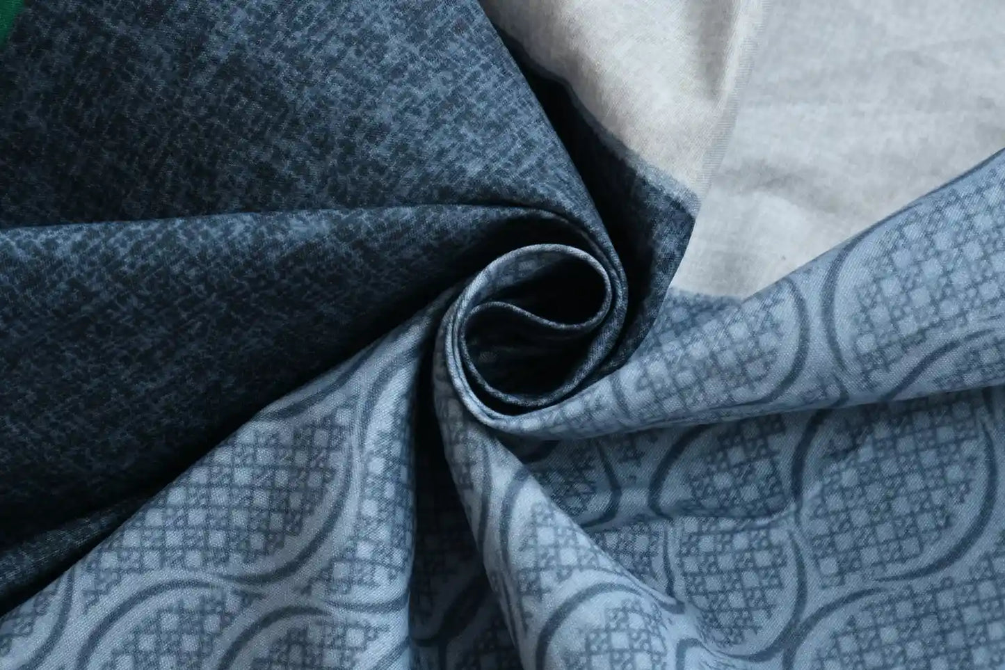 Sea Surfing - King - Fitted Bedsheet (78×72 inches)