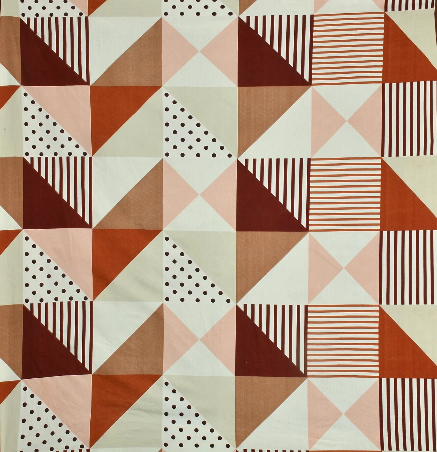 Triangular Dimension - King - Fitted Bedsheet (78×72 inches)